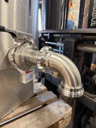 Maitohanan jatko 90&deg; k&auml;yr&auml;